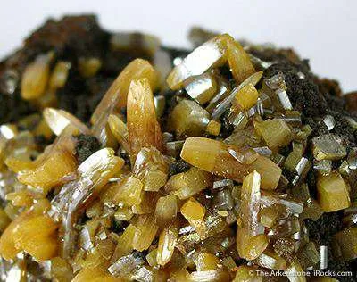 Wulfenite - image 4