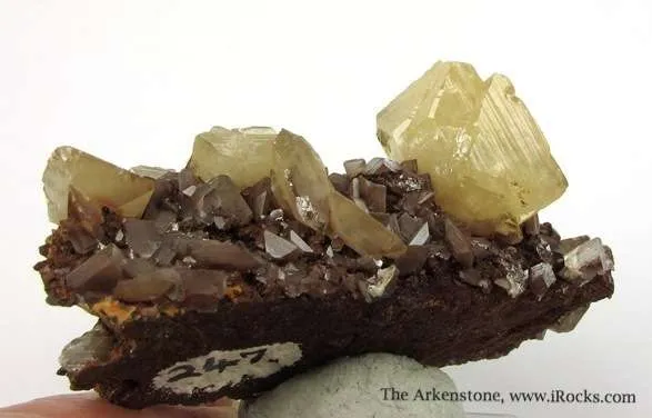 Wulfenite - image 3