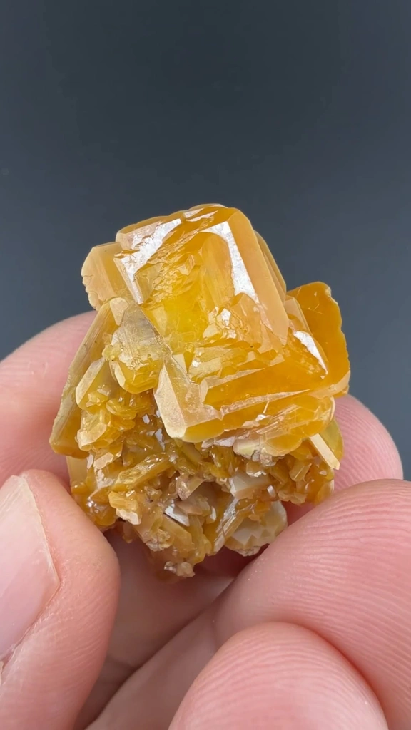Wulfenite - image 2