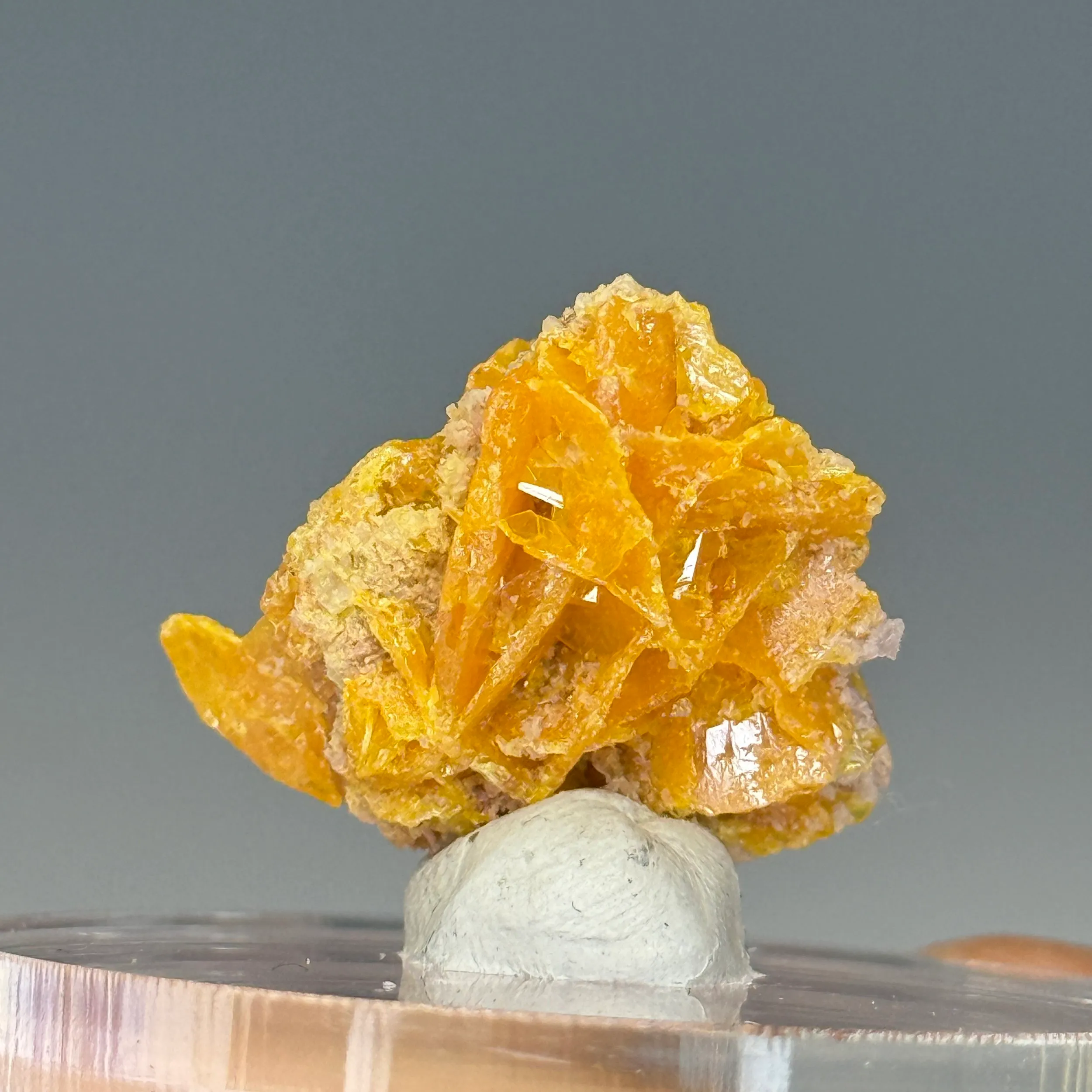 Wulfenite - image 3