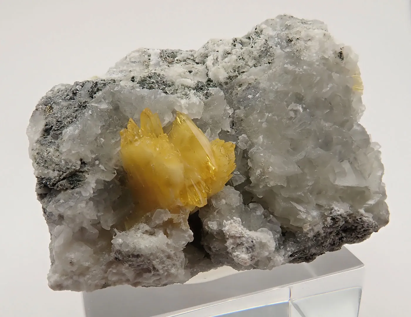 Wulfenite - image 2