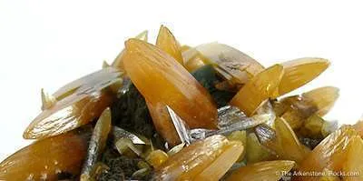 Wulfenite - image 2