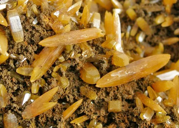 Wulfenite - image 4