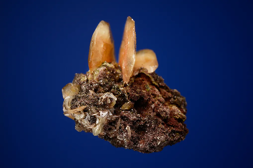 Wulfenite - image 3