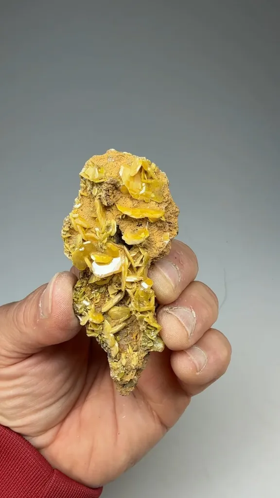 Wulfenite - image 2