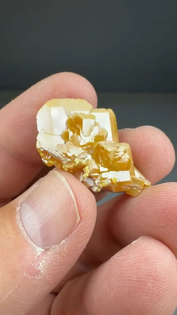 Wulfenite - image 2