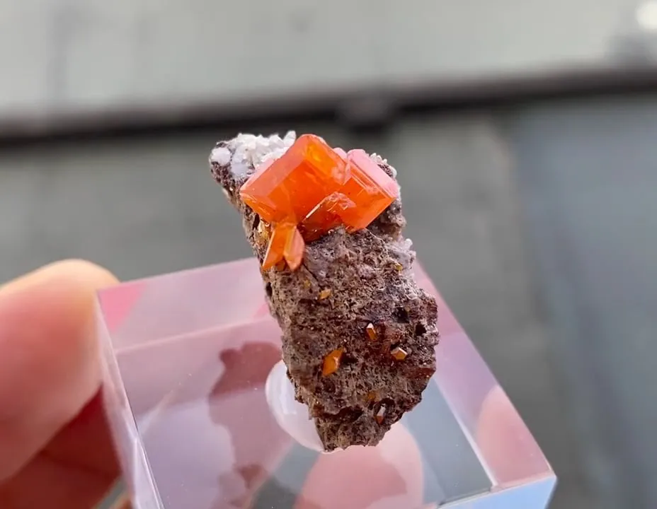 Wulfenite - image 7