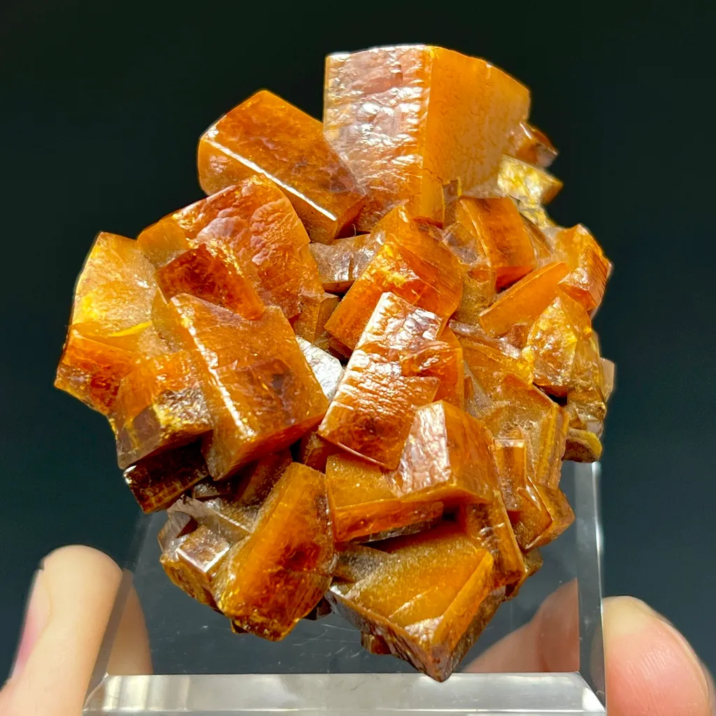 Wulfenite image