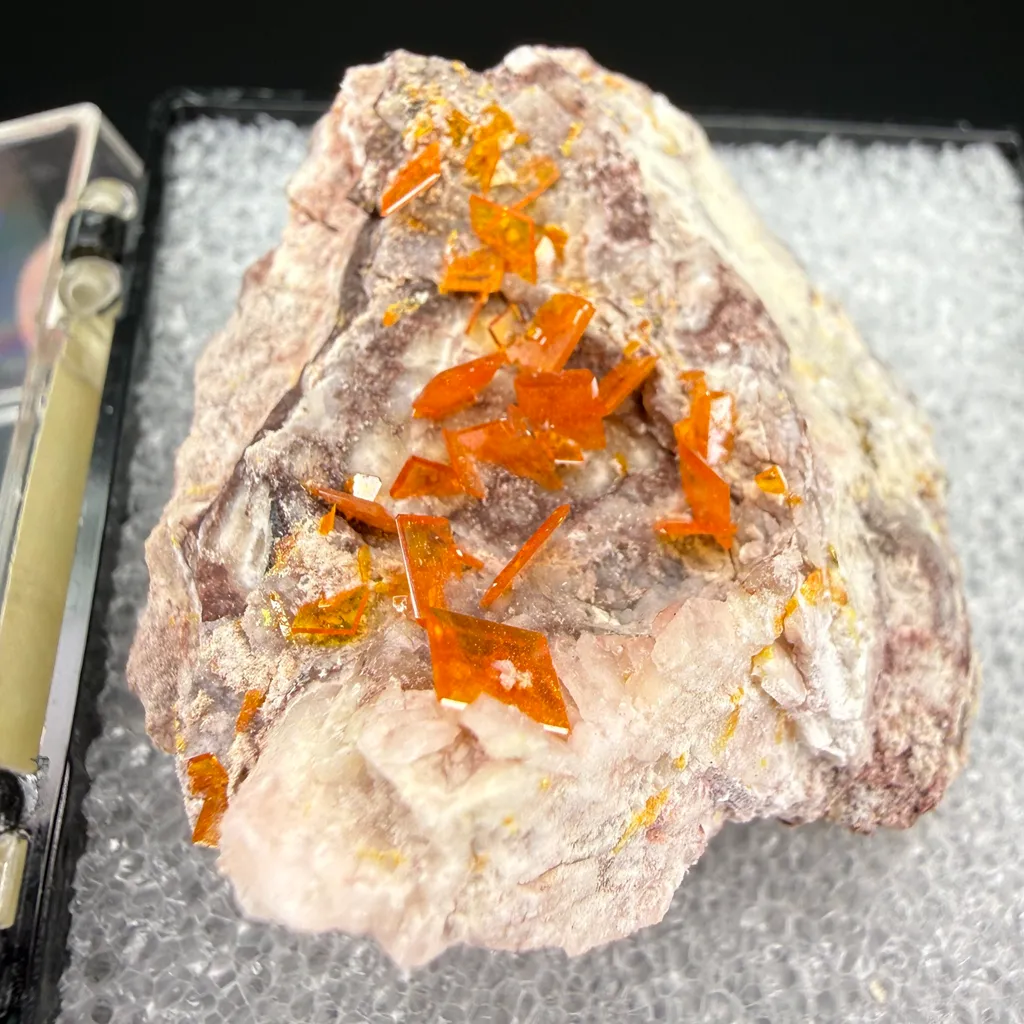 Wulfenite - image 2