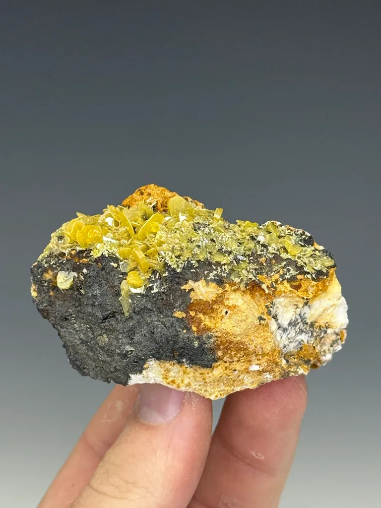 Wulfenite image