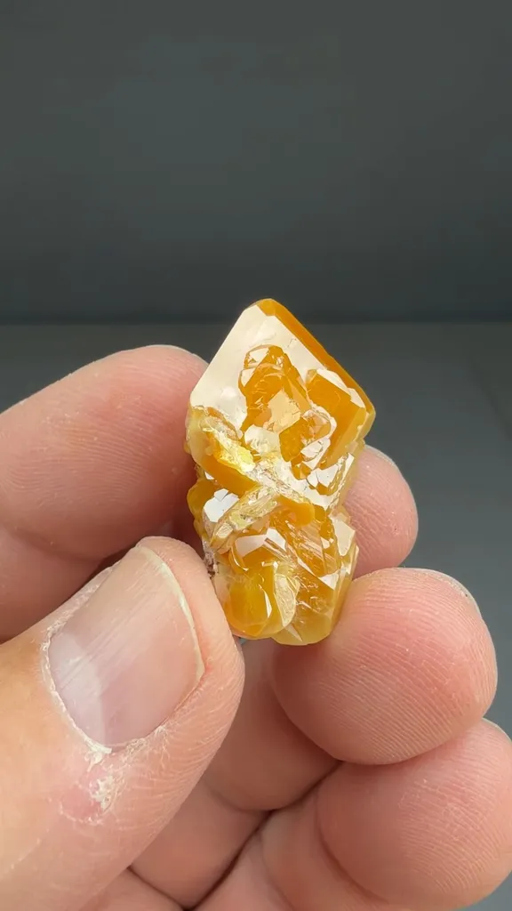 Wulfenite - image 2