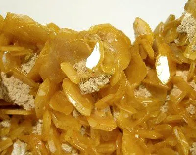 Wulfenite - image 2