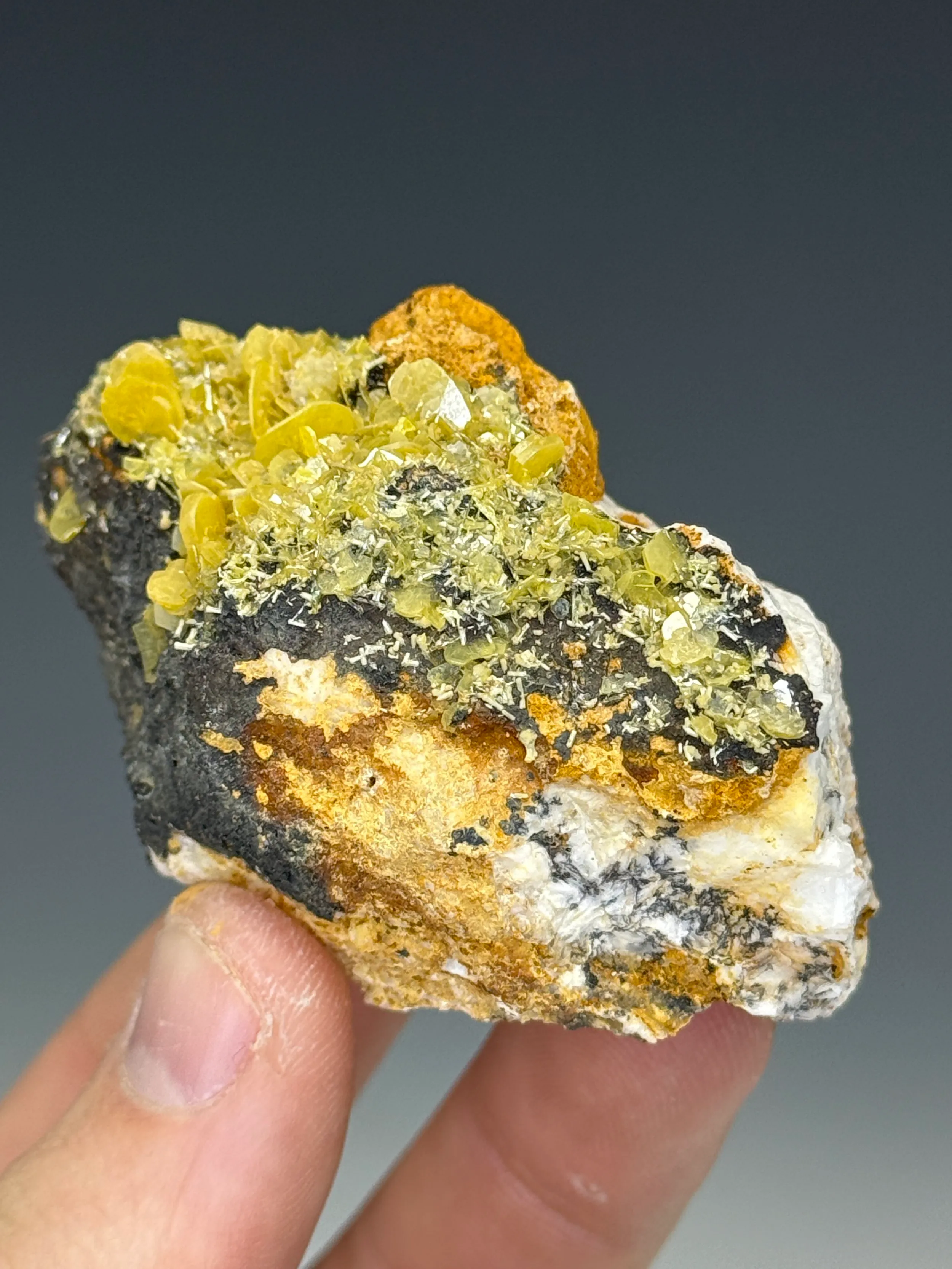 Wulfenite - image 3