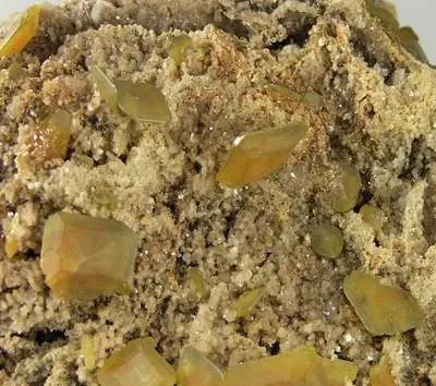 Wulfenite - image 2