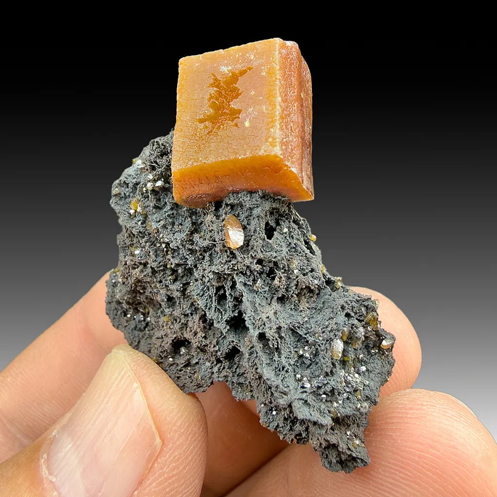 Wulfenite image