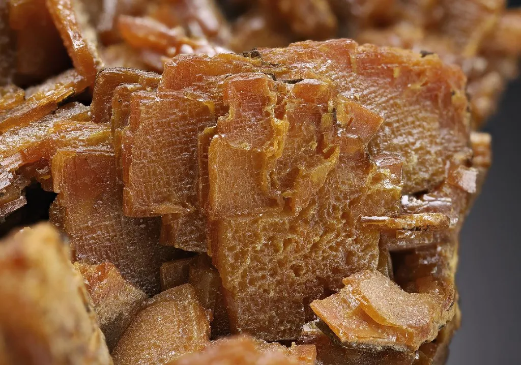 WULFENITE image