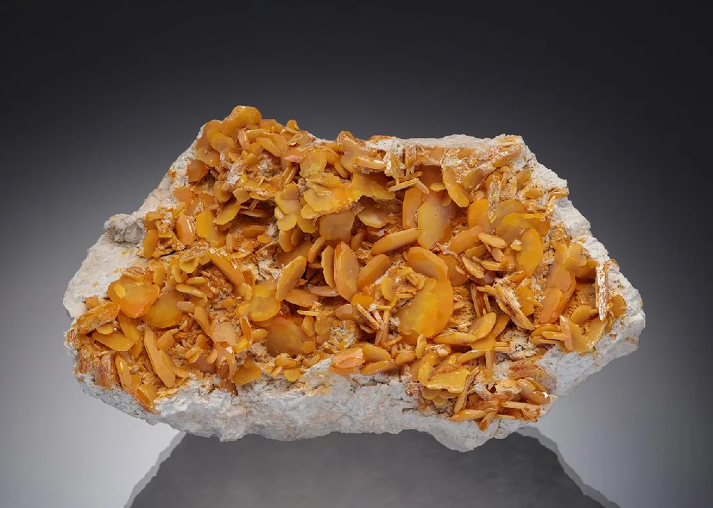 Wulfenite image