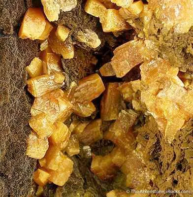 Wulfenite - image 4