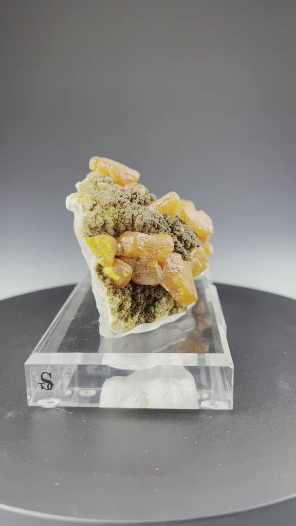 Wulfenite - image 3