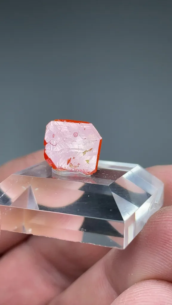 Wulfenite - image 2