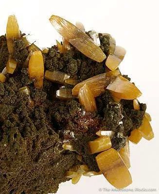 Wulfenite - image 4