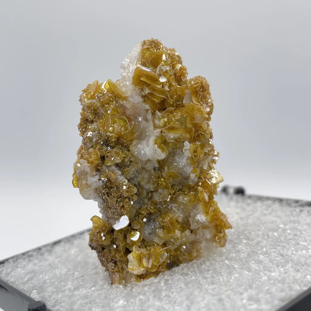 Wulfenite image
