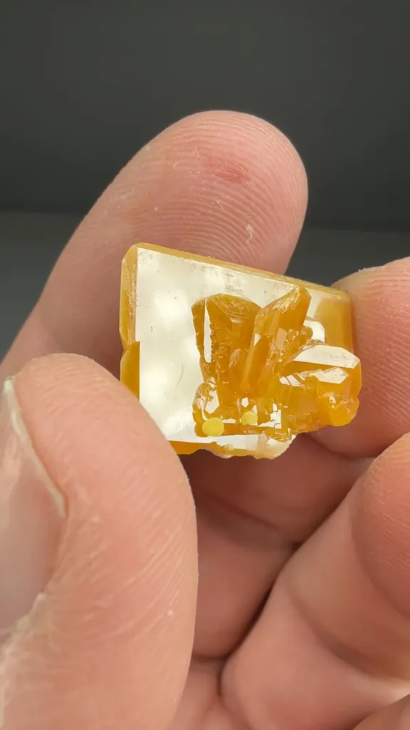 Wulfenite - image 2