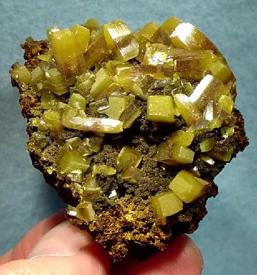 Wulfenite image