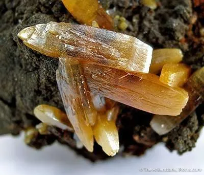 Wulfenite - image 3