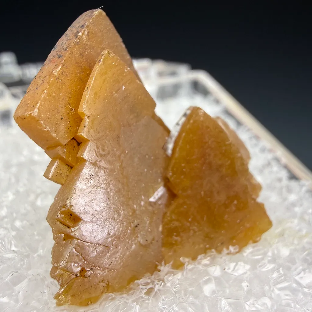 Wulfenite - image 3