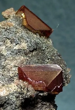 Wulfenite - image 2