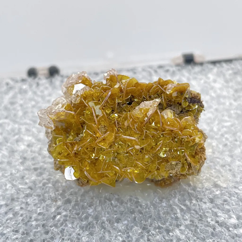 Wulfenite image