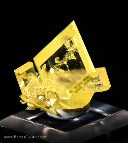 Wulfenite - image 3