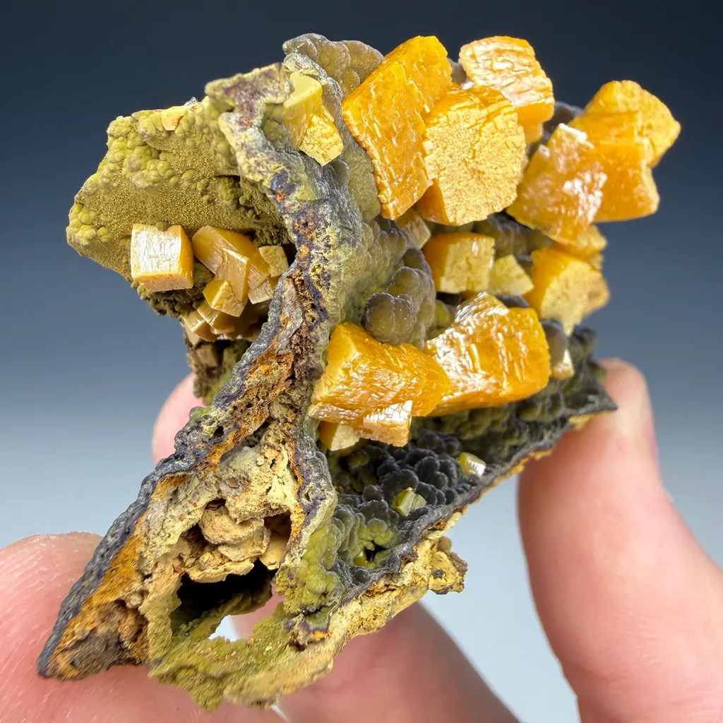 Wulfenite - image 6