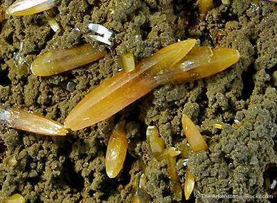 Wulfenite - image 3