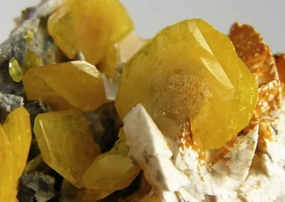 Wulfenite - image 2