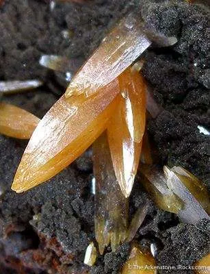 Wulfenite - image 2