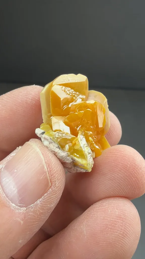 Wulfenite - image 2
