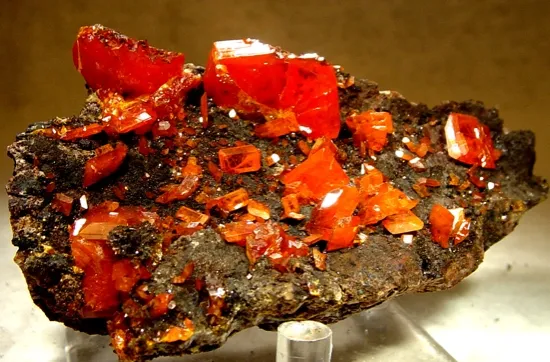 Wulfenite image