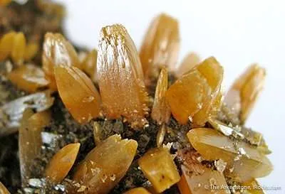 Wulfenite - image 4
