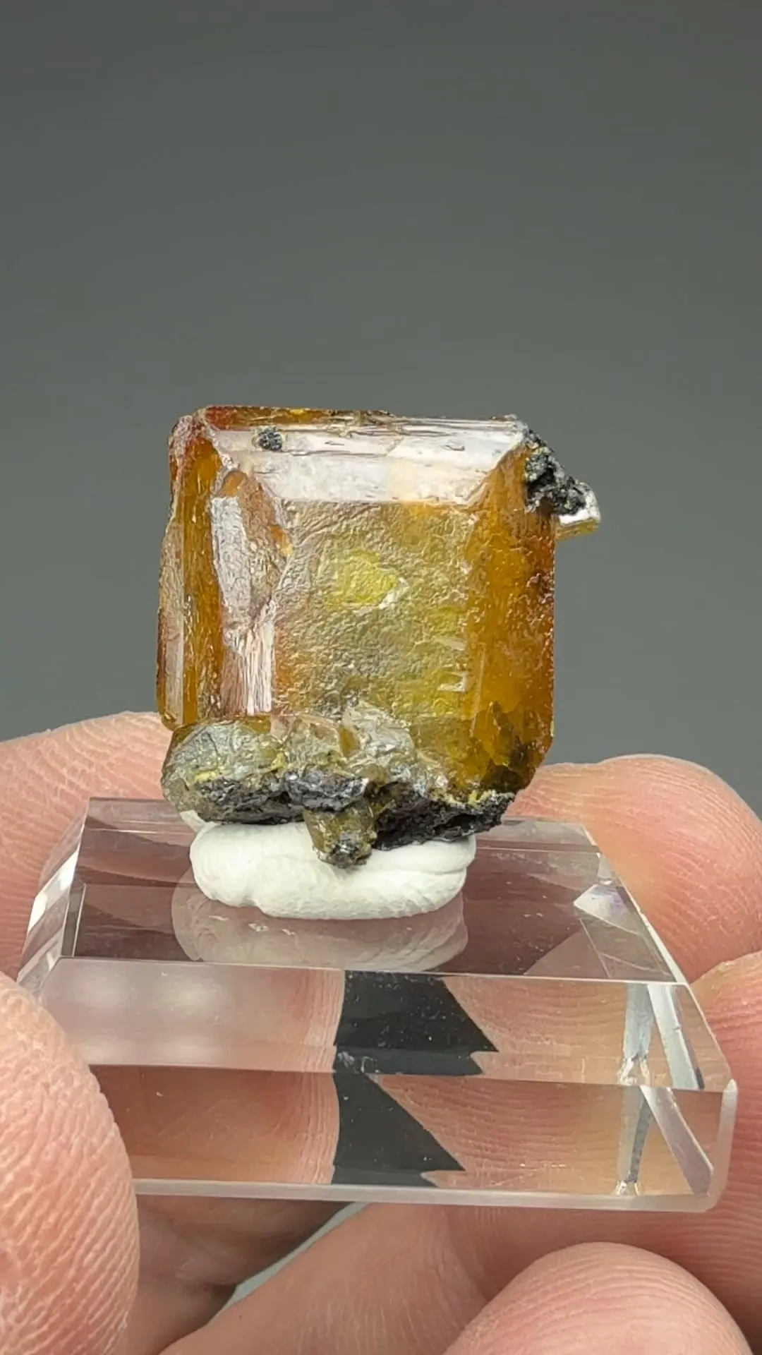 Wulfenite - image 2