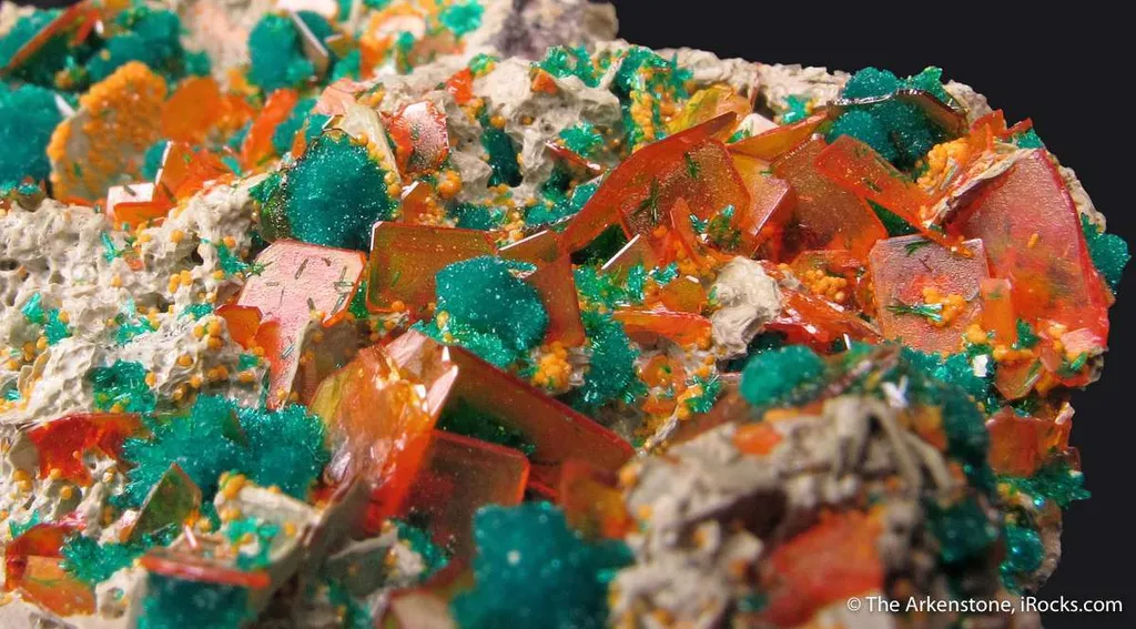 Wulfenite and Dioptase with Mimetite - image 7