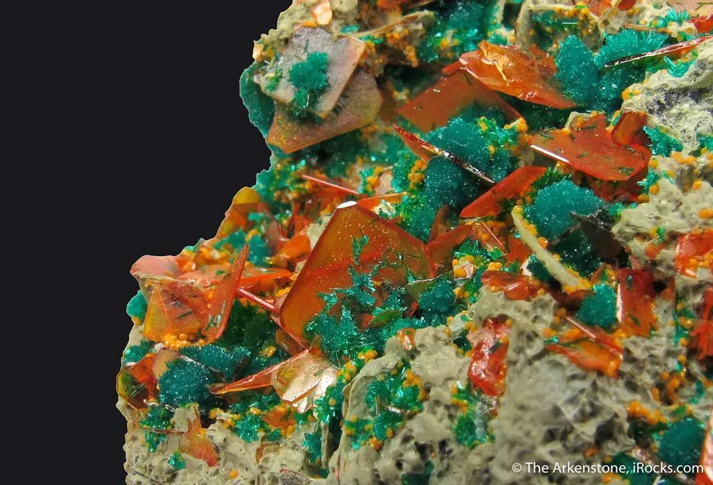 Wulfenite and Dioptase with Mimetite - image 3