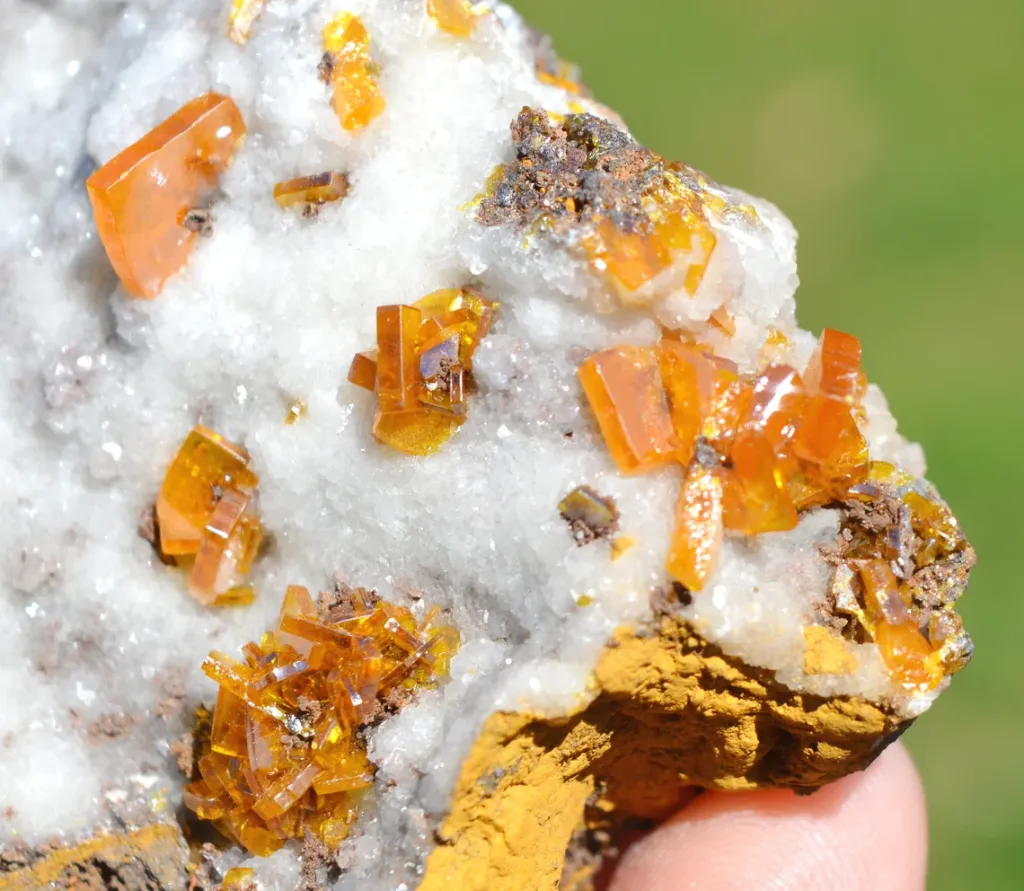Wulfenite and Smithsonite 388 grams - Ojuela Mine, Mapimí, Mapimí Municipality, Durango, Mexico - image 2