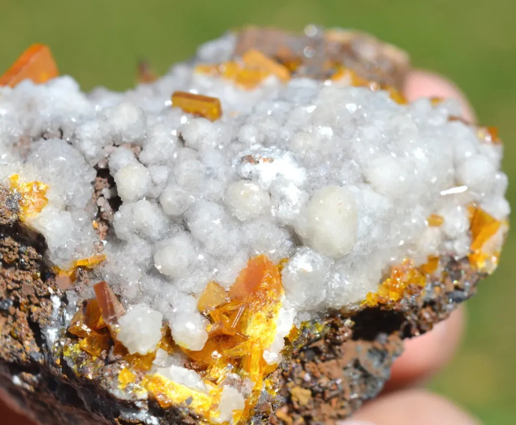 Wulfenite and Smithsonite 388 grams - Ojuela Mine, Mapimí, Mapimí Municipality, Durango, Mexico - image 8