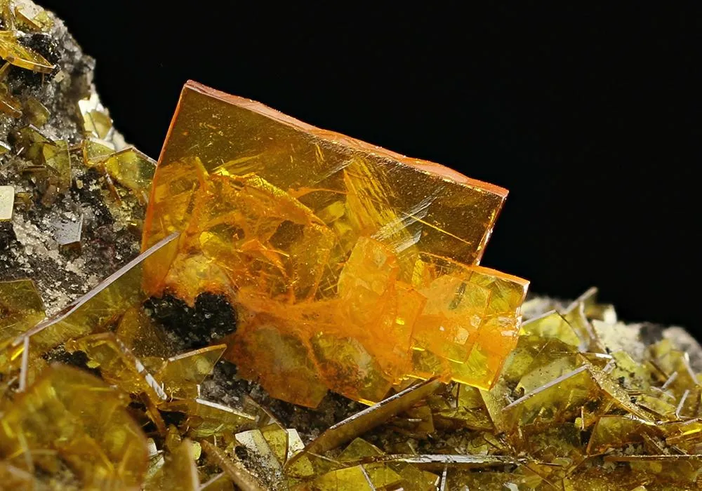 Wulfenite image
