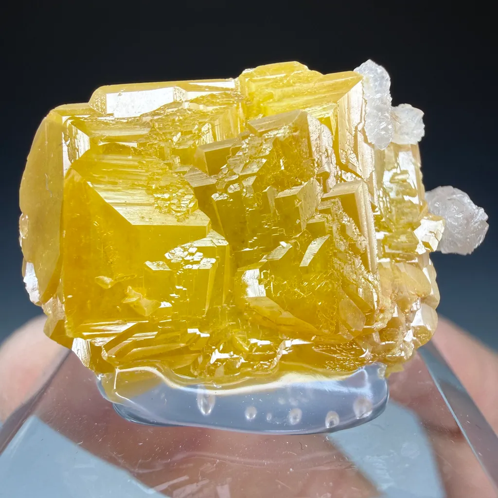 Wulfenite image