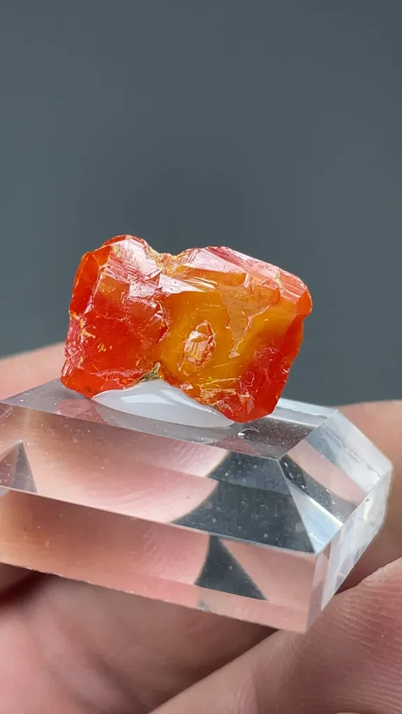 Wulfenite - image 2