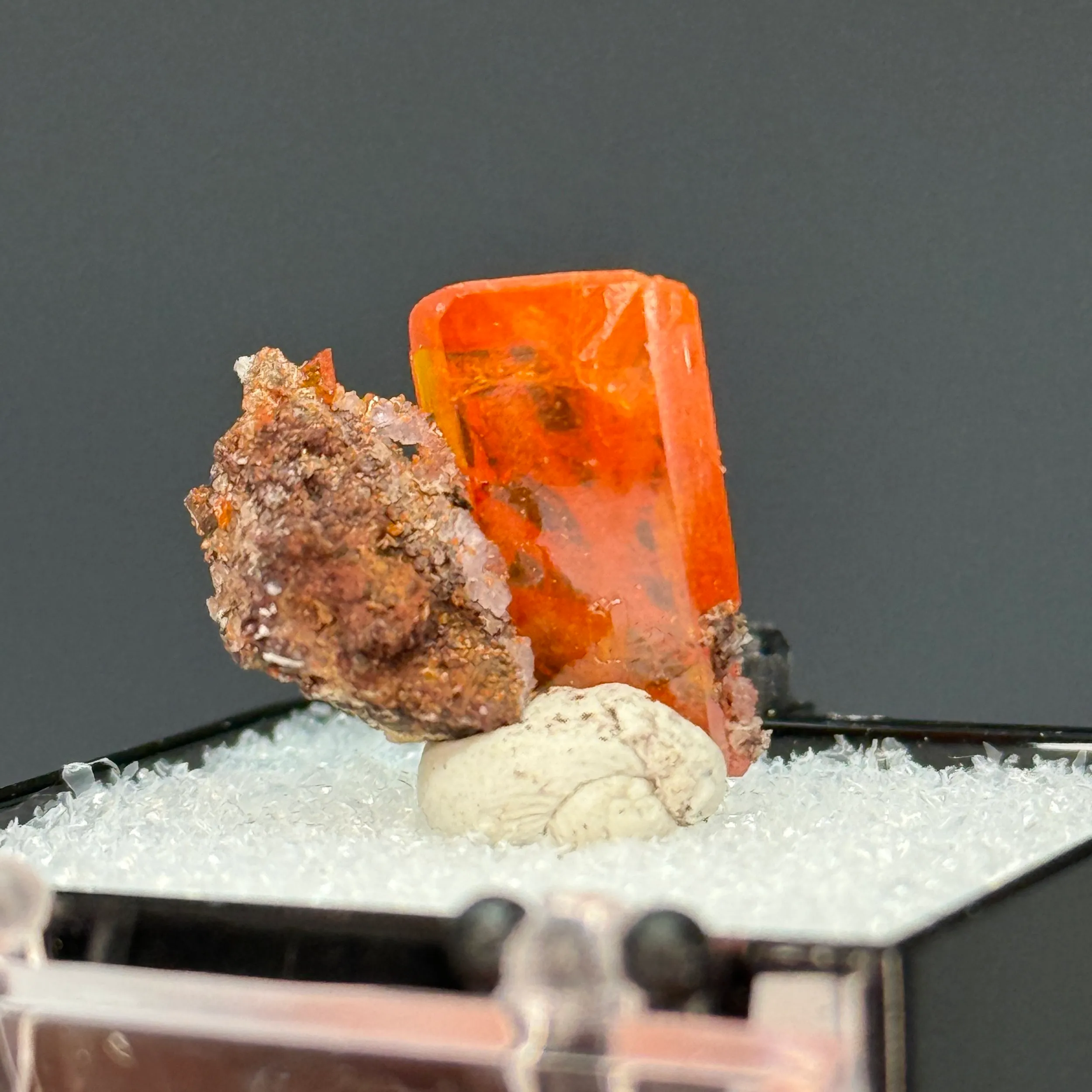 Wulfenite - image 4