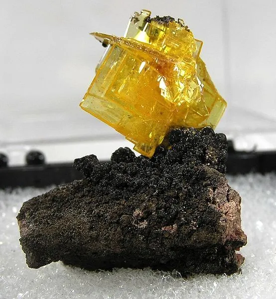 Wulfenite image